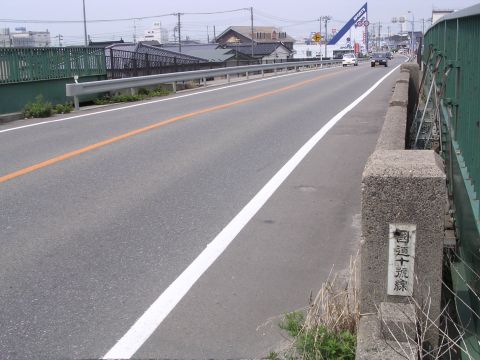 鶴岡跨線橋